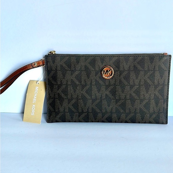 NWT Michael Kors Large Zip Clutch - Picture 2 of 10